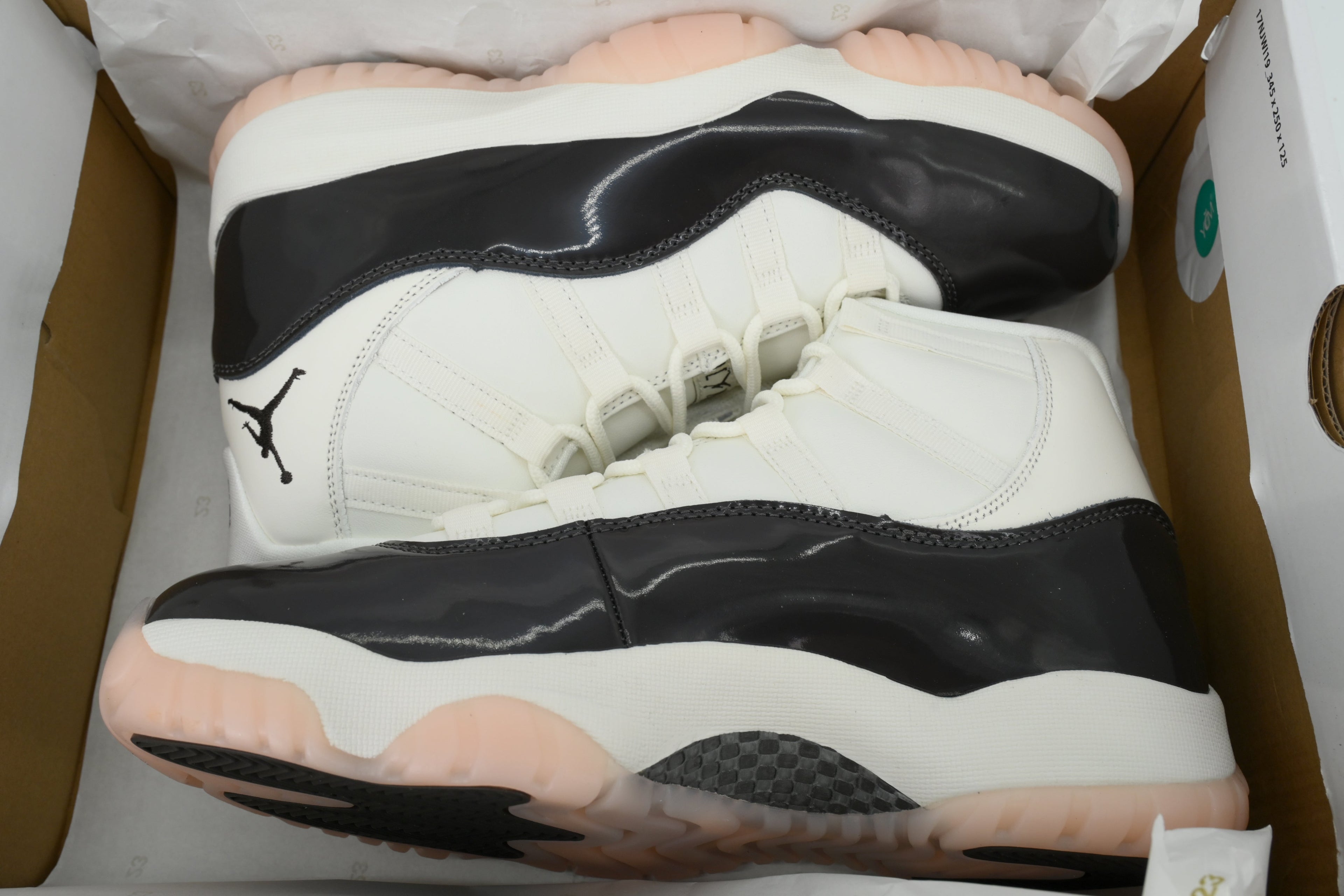 Air Jordan 11  AH7860-101